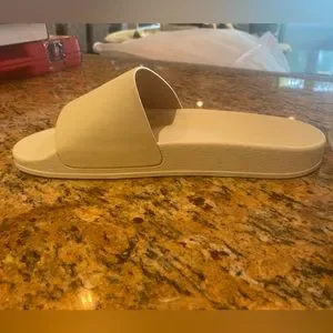 KOIO | Shoes | Koio Mens Us 2eu 45 Elba Beachwear Slides  display picture 3